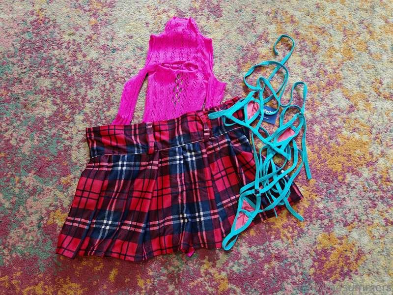 carlyraesummers image #1