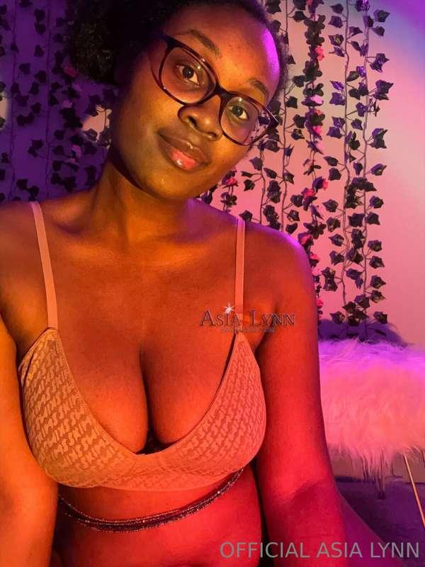 # like my cleavage? 💦
@xasialynnx