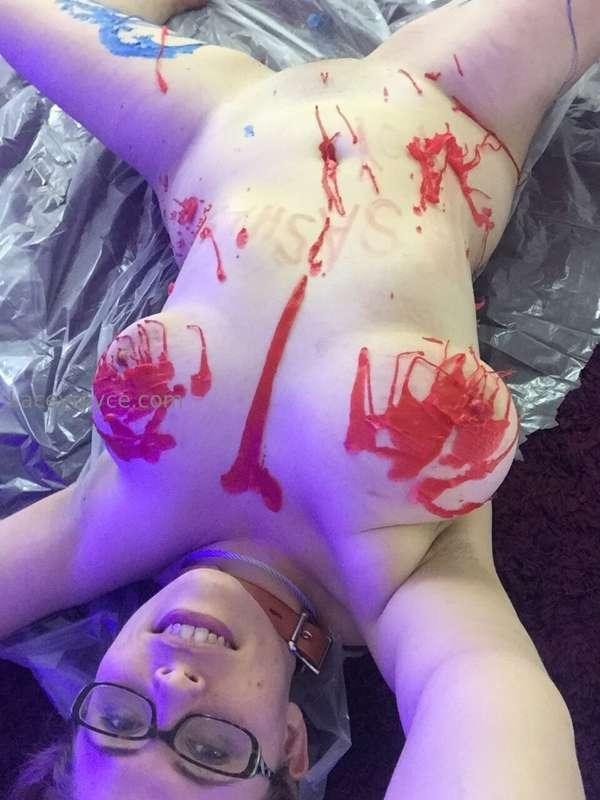 Anyone ever played with hot wax before?? i really love the f..