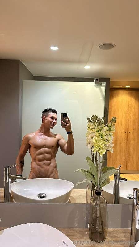 SHOWER VIBES 💦I love to have sex in the shower or bath.... T..