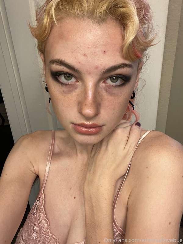 Do you like puppy eyes right before getting your cock sucked..