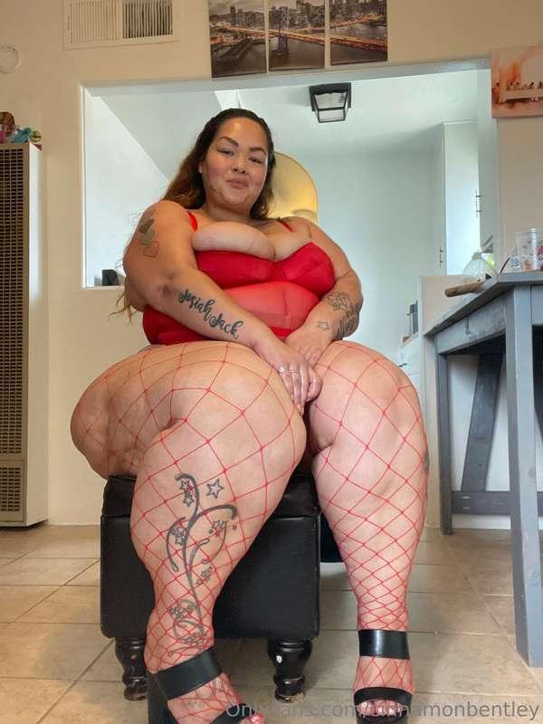 Should I go live right now.. where are my tippers at 👀