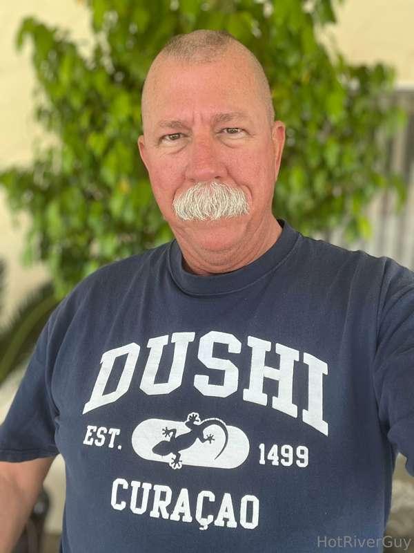 Dushi Daddy!

Dushi – This is such a dynamic Papiamento word..