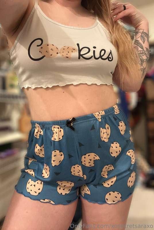 Cookies and milk anyone? 🍪 🥛 (the last pic shows some milk 😝..