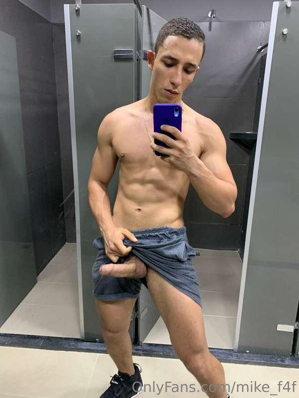 En los baños del gym