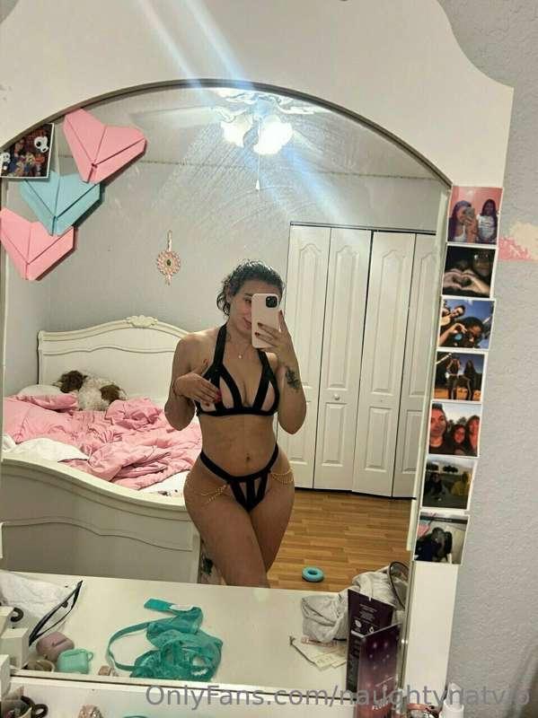 Breakfast is served, would you like to eat me before to star..