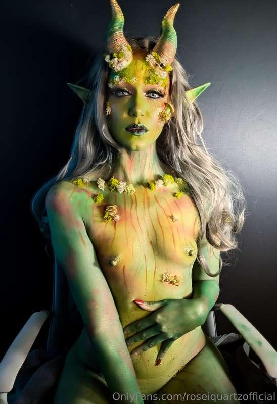 🥀 I thought how this first attempt at a Dryad body paint tur..