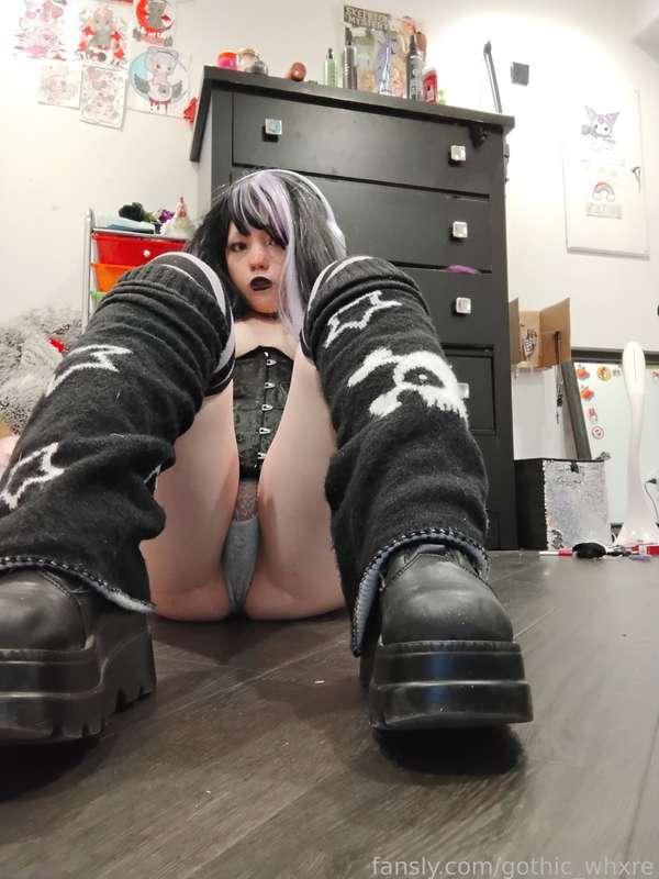 gothic_whxre image #3
