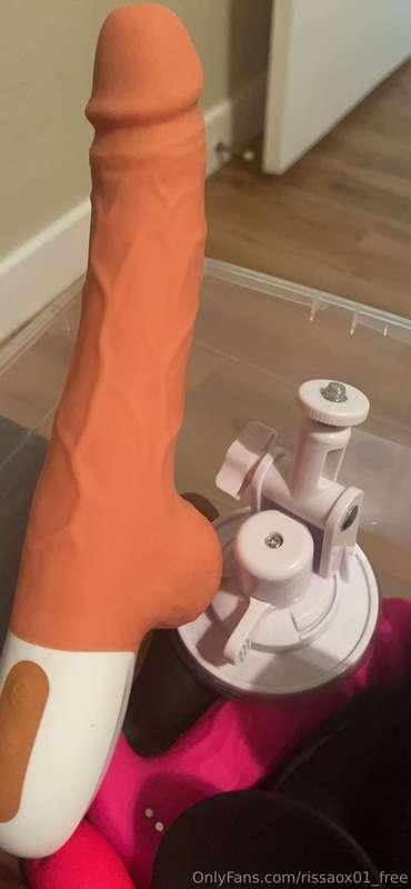 Some of my newer toys 😉 
Wanna see me use them ? Message me ..
