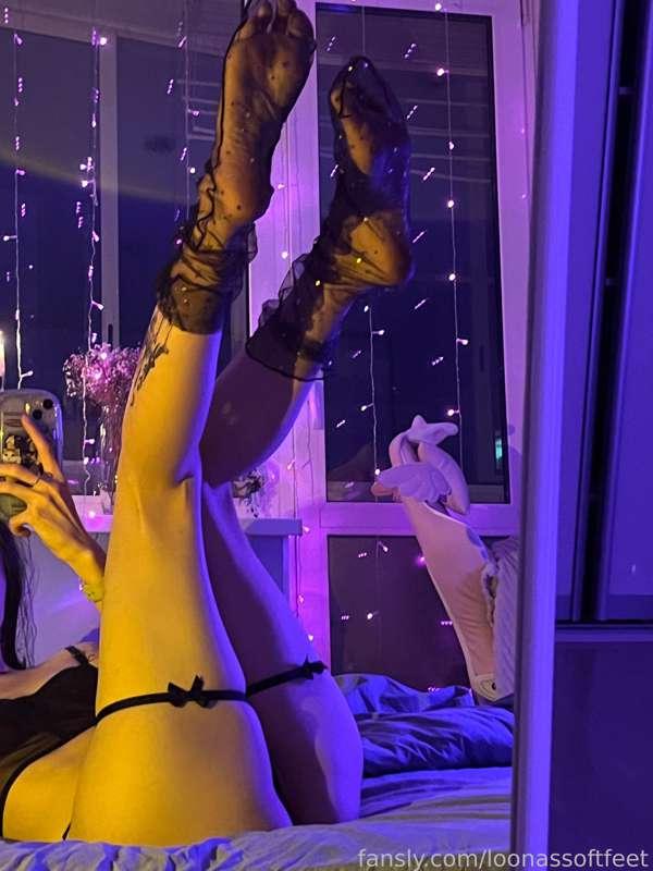 loonassoftfeet image #2