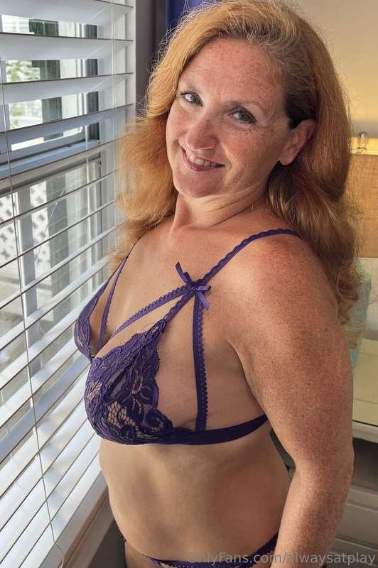 Good morning sexy! Happy Milf Monday!!!