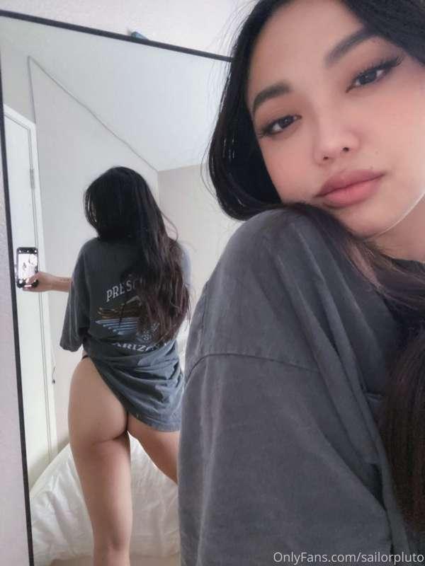 friday morning butt ☀️ hope we all have a great weekend, we ..