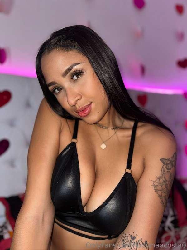Discover Sarah— petite Latina from Peru, living in New Orlea..