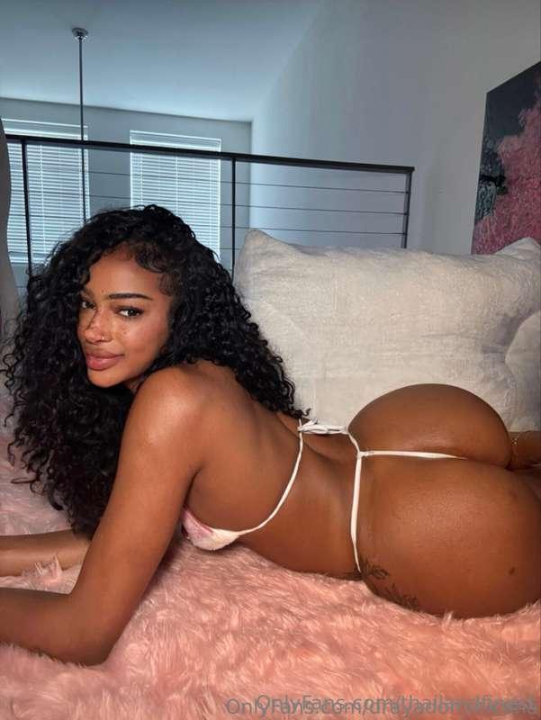 freckled dominican beauty @drayadominicana is a Onlyfans NEW..