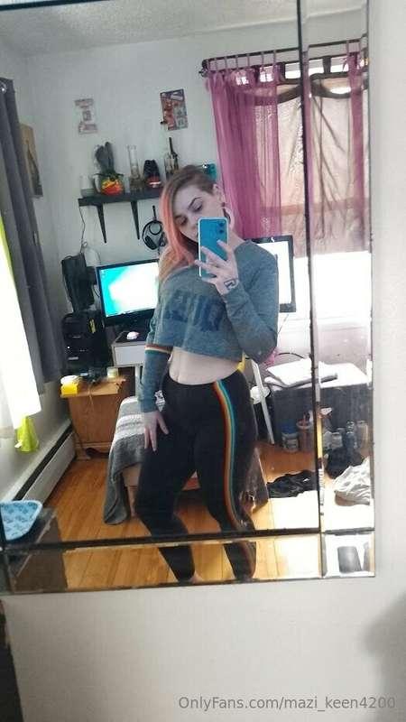 queen of everything
call me jack of all trades
if ya know wh..