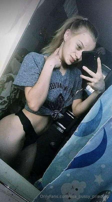 FRONT or BACK with @anita-mode - this super nude explicit se..