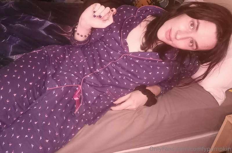 Hiii I was really horny last night and decided to record a l..