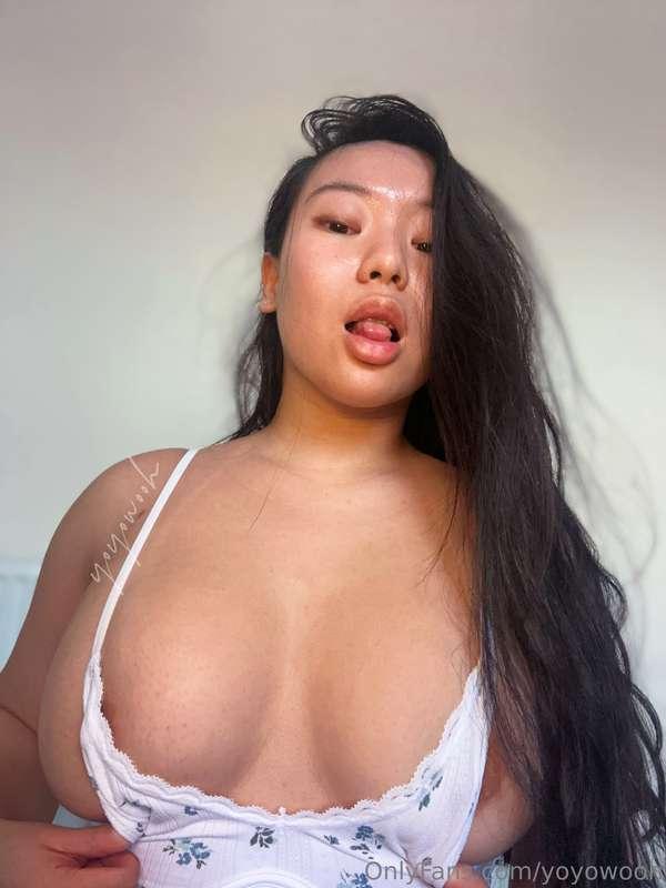 Daddy those nipples want to be tasted 
