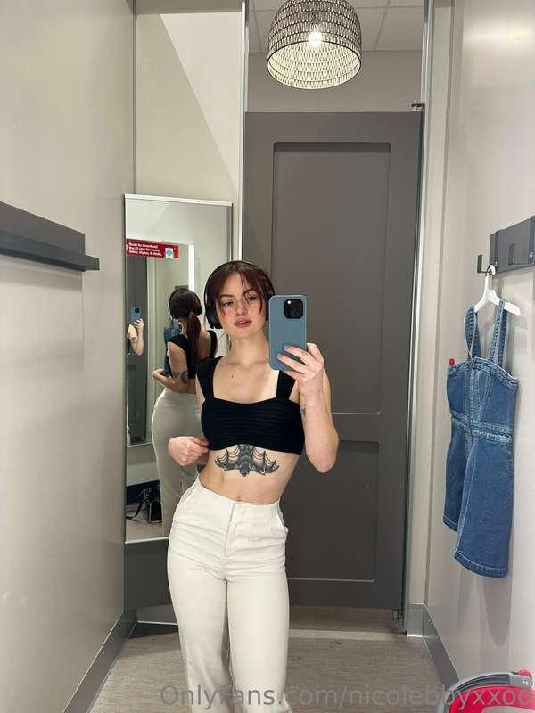 was feeling a lil naughty in the fitting room 🙉