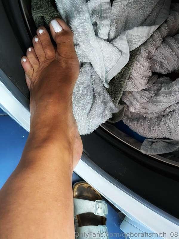 Du liebst es doch, wenn meine Füße frisch aus der dreckigen ..