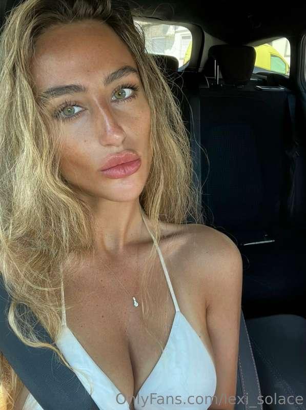 Before heading to the beach in Lagos, Portugal 💋