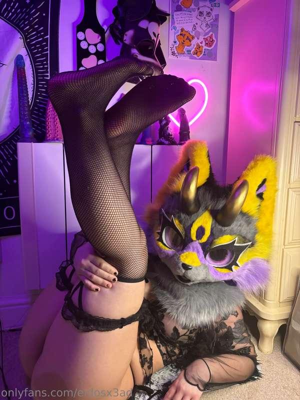 THIS DEMON KITTY LOVES SHOWING OFF 😳🫣take a look at this flo..