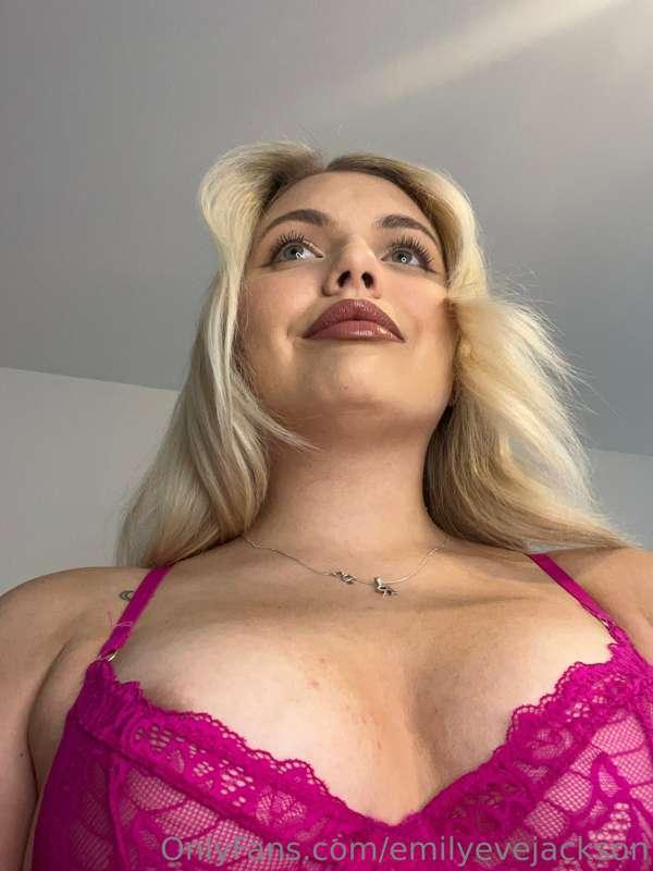 The face of a gal thats about to get backshots upon backshot..