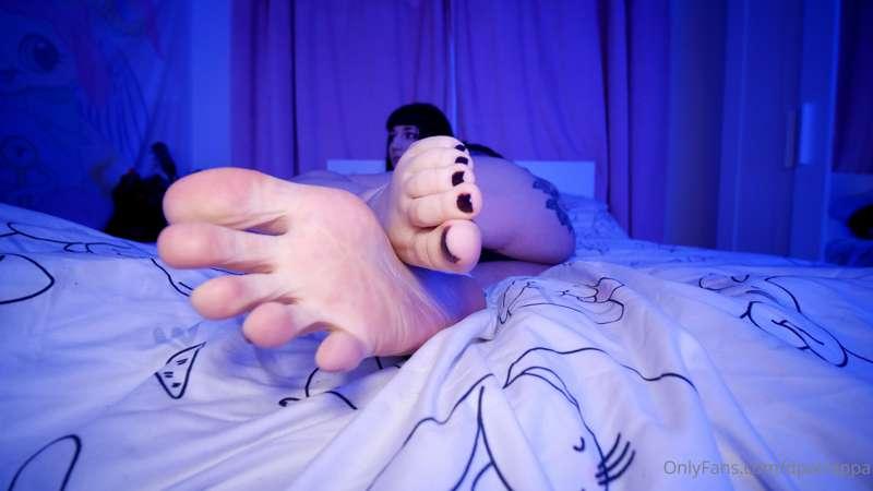 big west-asian goth tgirl feet in your face. no you are not ..