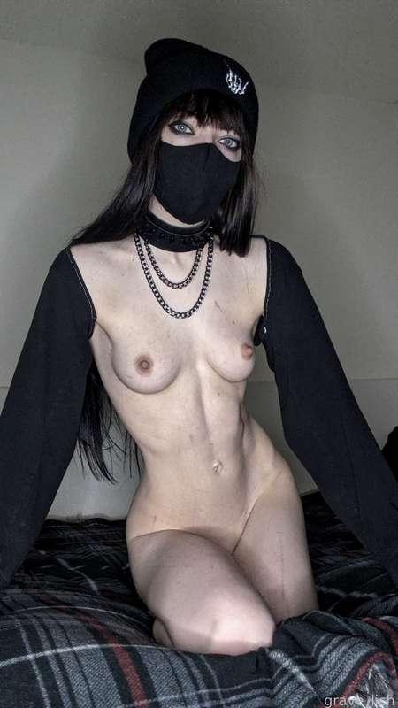 Seems the Lich is summoning you...will you lay with her, or conquer her?

#petite #smalltits #pale #fitwomen #lean #collar #submissive #metalhead #altwomen 