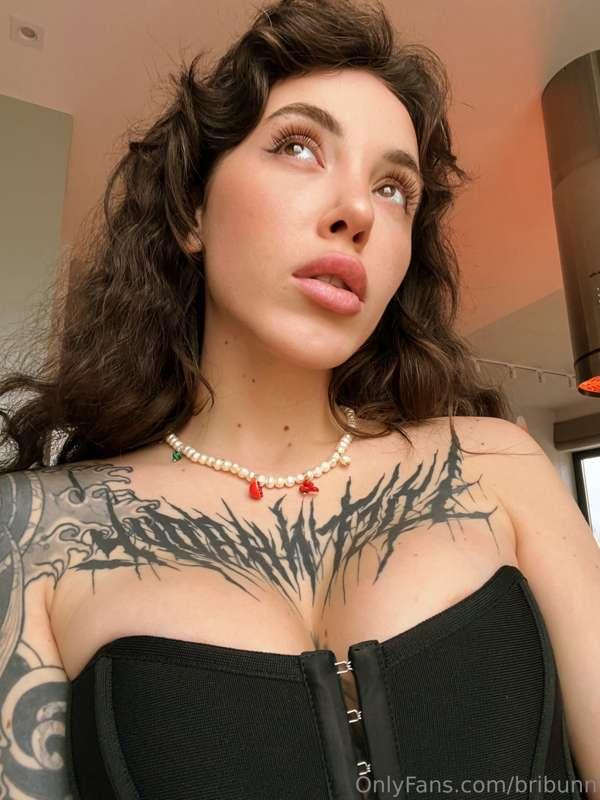 Today's vibe: “quiet but burning inside”. I put on an old La..