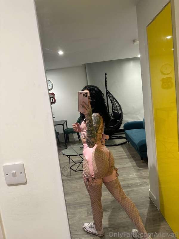 An ass like mine needs a proper throne