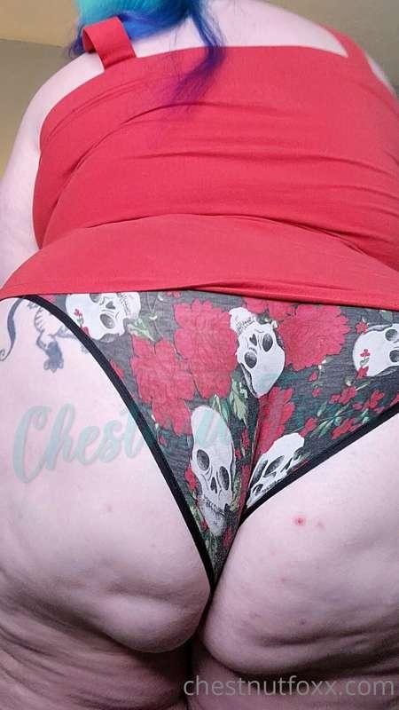 Do you like it when I tease my panties off? (Asshole on my V..