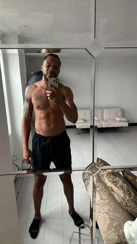 Send me a little something for Father’s Day 👀😈🫶🏽