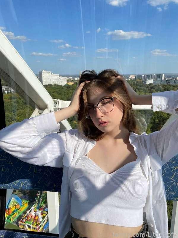 Would you like to ride the Ferris wheel with me?🥰