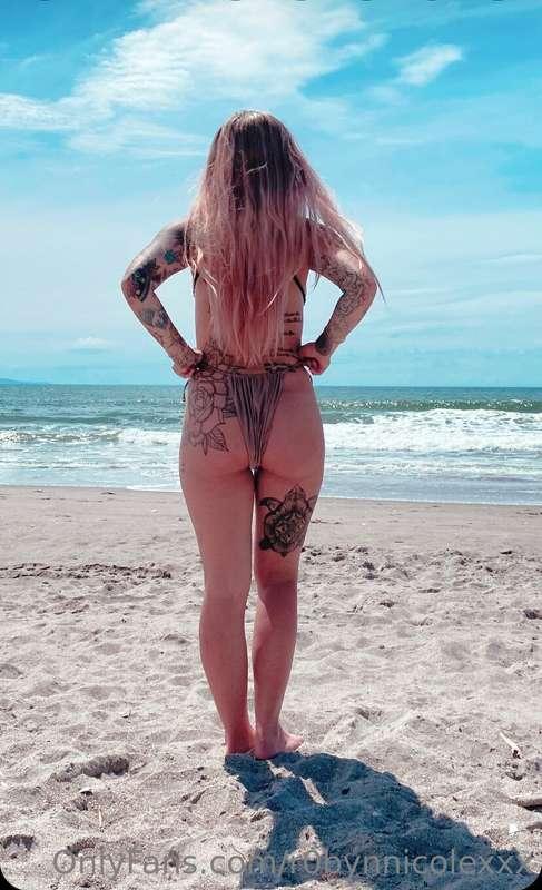 Mood: Missing summer with these cold mornings! ❄️

Everyone ..
