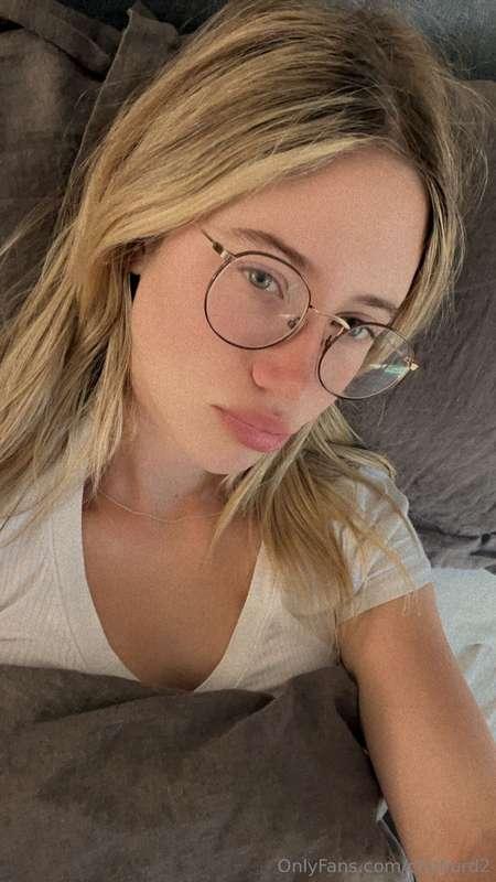 i only chat on my free 😈 page here:onlyfans.com/chyburd