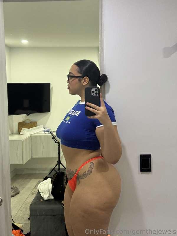 Do I look like your calm… or your chaos? 🔥