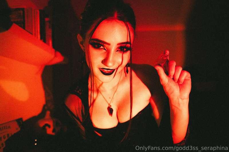 godd3ss_seraphina image #0