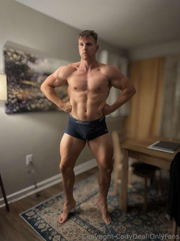 Daddy’s physique this evening + scroll over for daddy’s fat ..