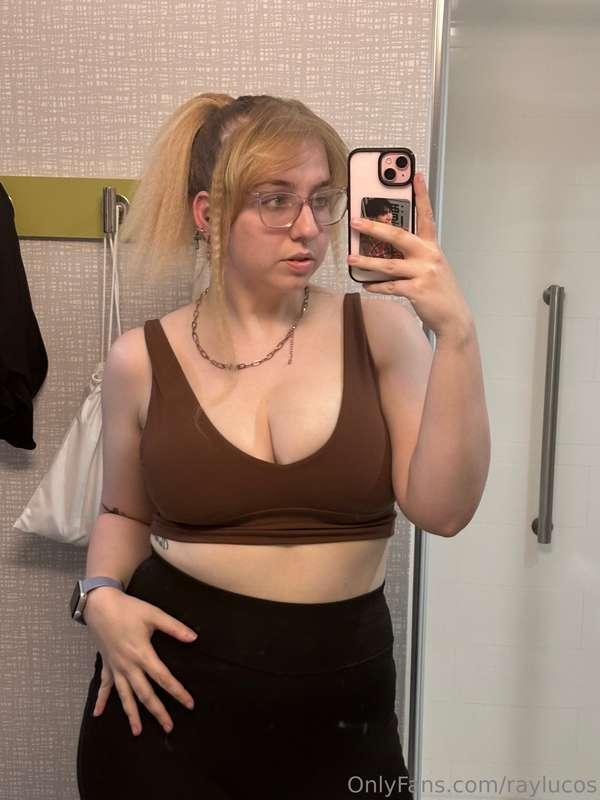 It’s too bad I had to borrow a bra that doesn’t fit too well..