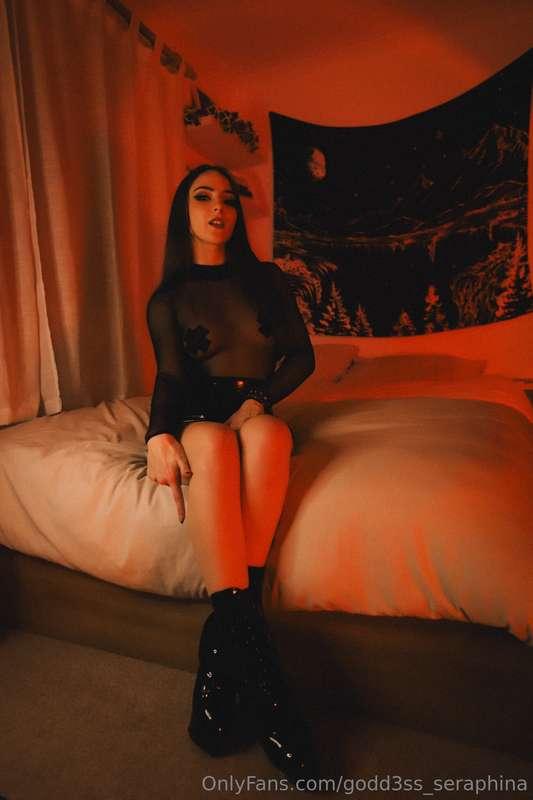 godd3ss_seraphina image #1