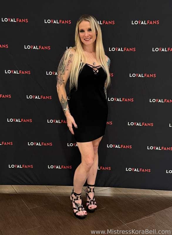 🎉It was a busy weekend at Exxxotica New Jersey!!!  
⭐️THURSDAY... I went to a fun Meet &amp; Greet where I met lots of old friends, some new friends &amp; saw Lauren Phillips!
➡️ Stay tuned for hot new videos cumming soon!!! 😏😈

#MistressKoraBell #littleblackdress #LBD #Dressedup #LaurenPhillips #Dominatrix #Domme #Goddess #Bisexual #KoraBell #Kora #Pornstar #Amateur #MILF #Mature #Blonde #Alternative #Tattoos #PiercedNipples #Piercings #Petite #Curvy #Natural #SmallTits #BlueEyes #SmallBoobs #LongHair #Unicorn #Swinger #BikerChick #HarleyDavidson #Motorcycle #Nurse