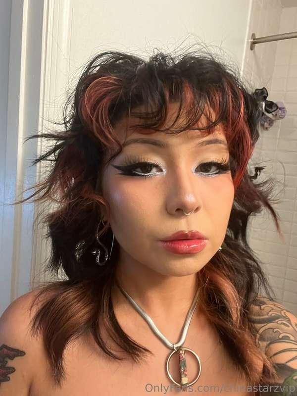 Don't be a bitch and tip this post to make your Queen smile