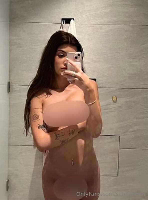 never gone full fucking nude like this 🙈