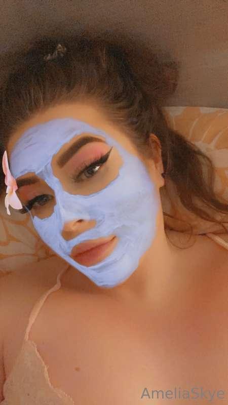 Night 💖💖 my DMs are a little broken so I’m trying to message..