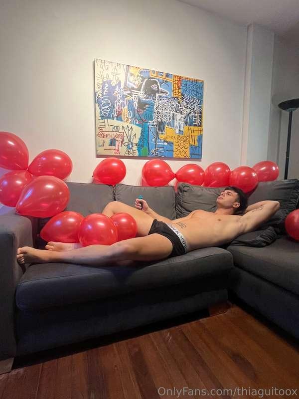 I'll wait for you for Valentine's Day 💖💘  Te espero para San..