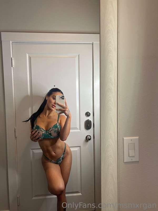 Do you guys watch UFC? If so who’s gonna win the fight?