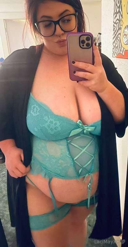 Whats your first move if you cum home to me like this?? 😈 
