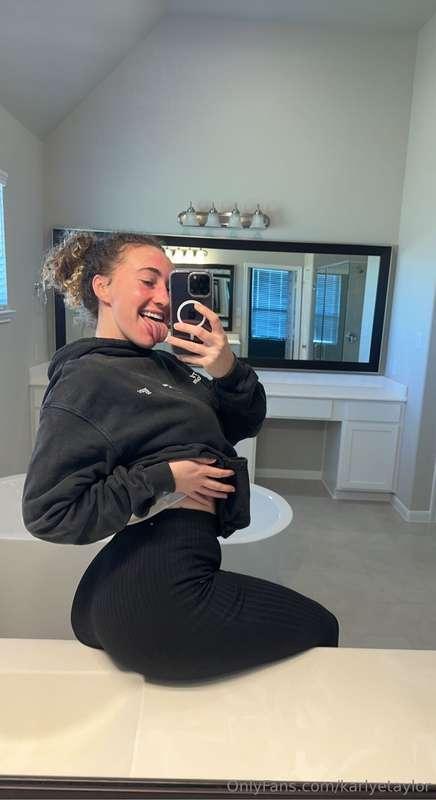 👅👅👅