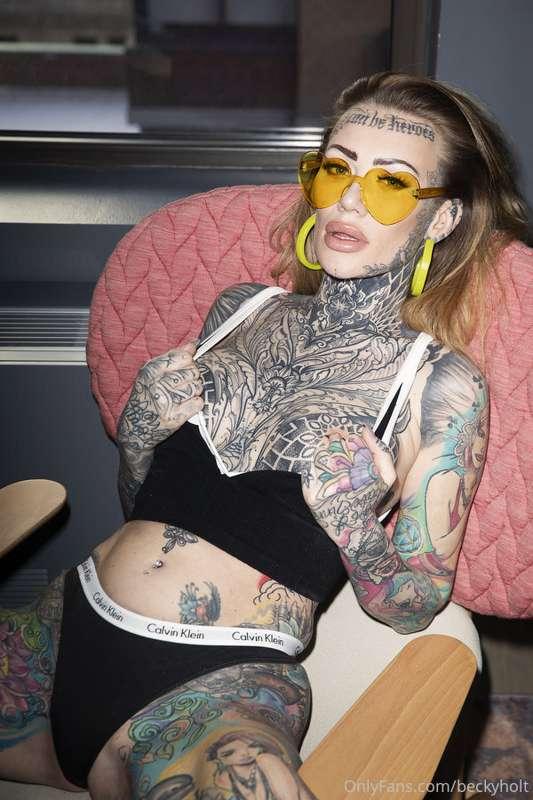 Big lips and beautiful tits 💦